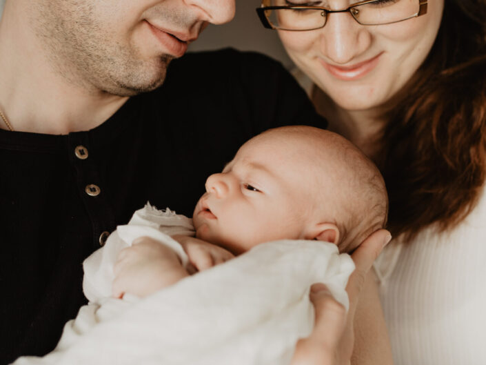 Neugeborenenshooting-Fotografin-Konstanz-Babyfotos-Fotoshooting-Familienfotos-Bodensee-Kreuzlingen